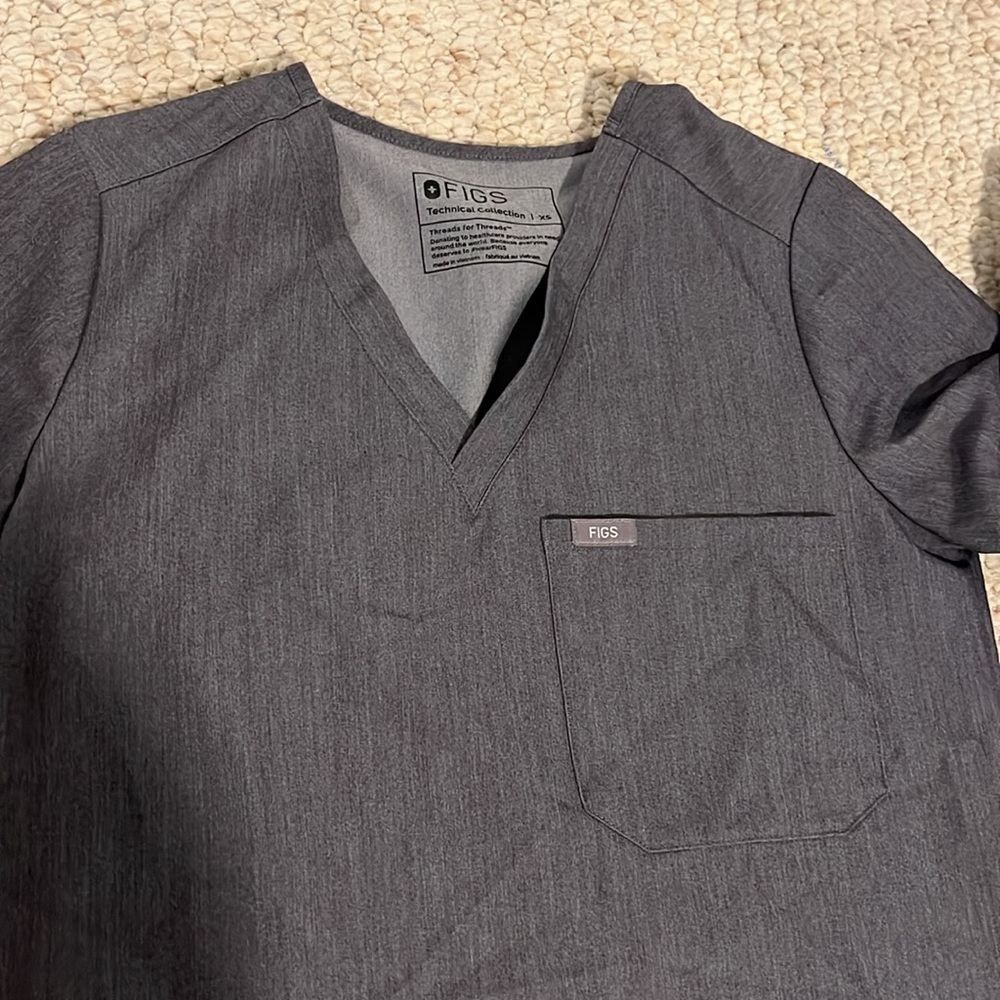 FIGS SCRUBS BUNDLE - Picture 2 of 6